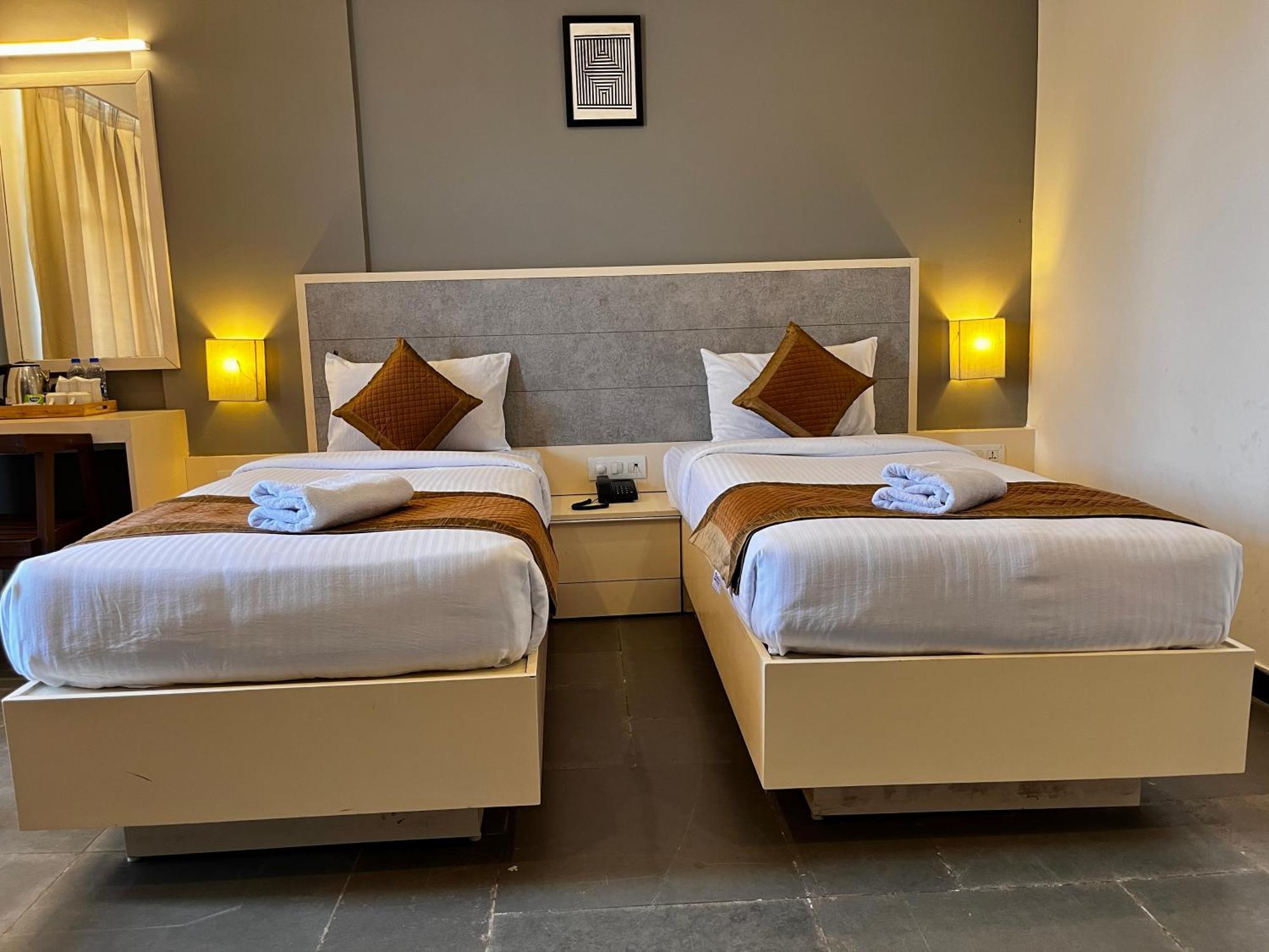 Hotel Dwarawata Dharwad Exterior foto